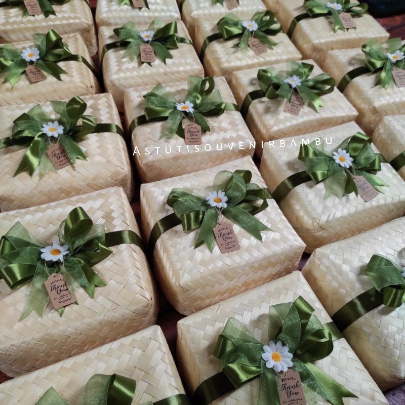 

SEPASANG BESEK NATURAL PITA FREE HANG TAG /besek makan / besek nasi / besek hampers / pipiti / besek souvenir MIN BELI 1O PASANG ATAU CHAT ADMIN