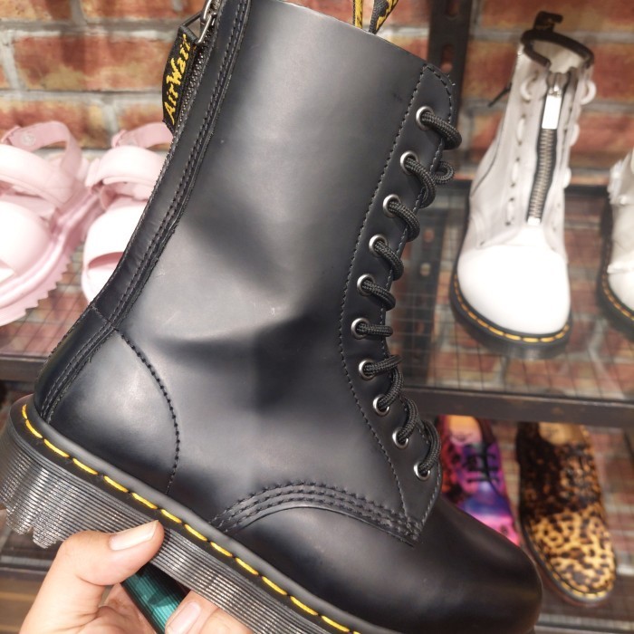 promo diskon 70% SEPATU DOCMART DR MARTENS 1490 BEX HIGH ZIP BLACK 36 - 45 NEW ORIGINAL