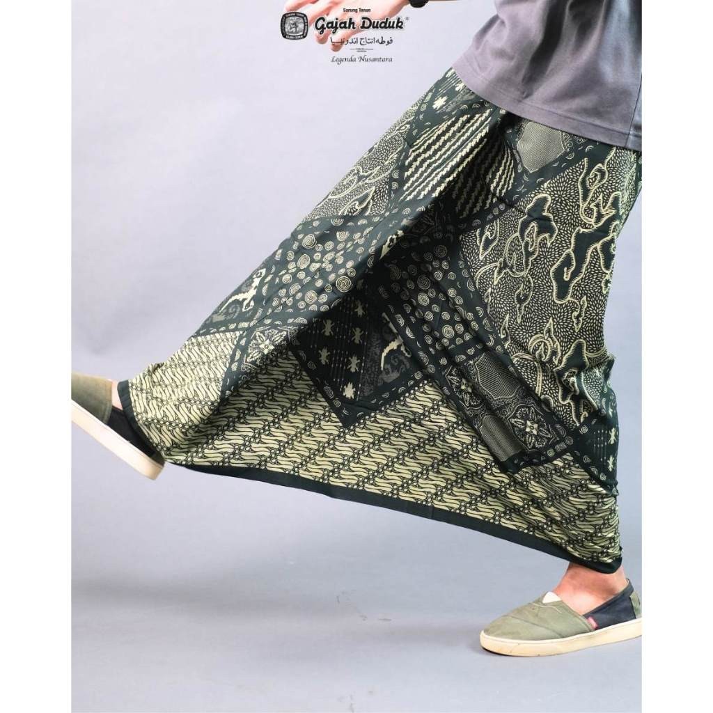 Gajah Duduk - Warisan Exclusive - Sarung Motif Batik Warna Hijau