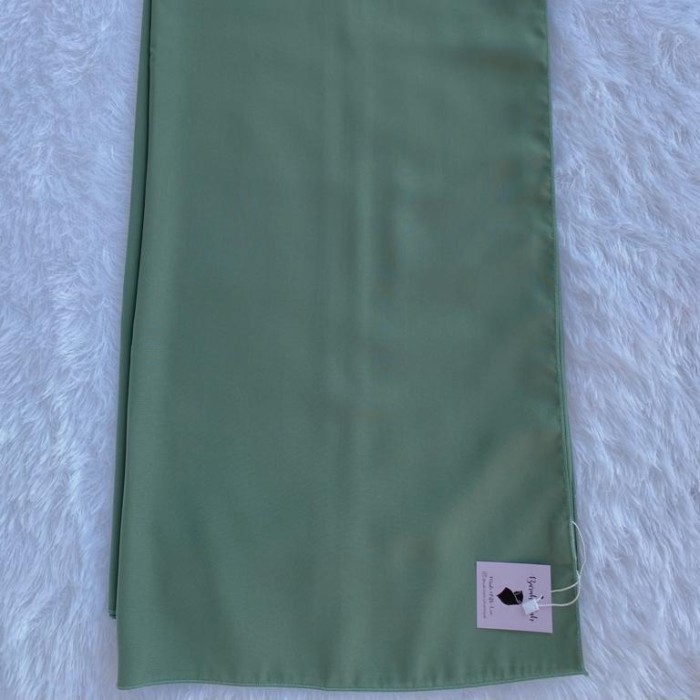 Hijab Jilbab Segi Empat Wolfis  130 x 130 cm Polos Hijau Sage - Hijau Sage, 130x130cm