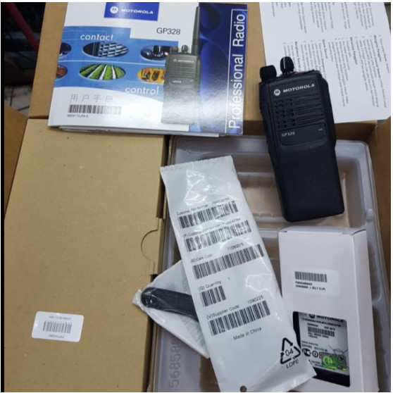 HT WALKIE TALKIE RADIO MOTOROLA GP 328 MOTOROLA ht GP328 VHF / UHF - 136-174 VHF