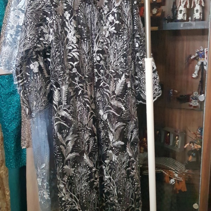 Brukat Outer Hitam