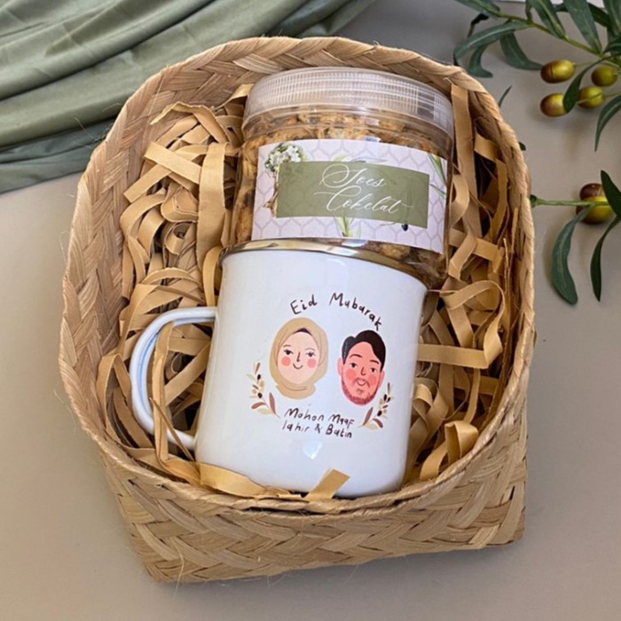 

Daun Package Hampers Lebaran Lucklig - Premium Enamel, Huzelnut Cheese