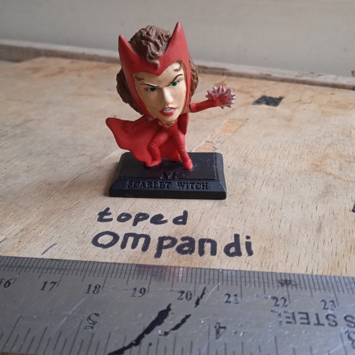 Toys figure mini scarlet witch