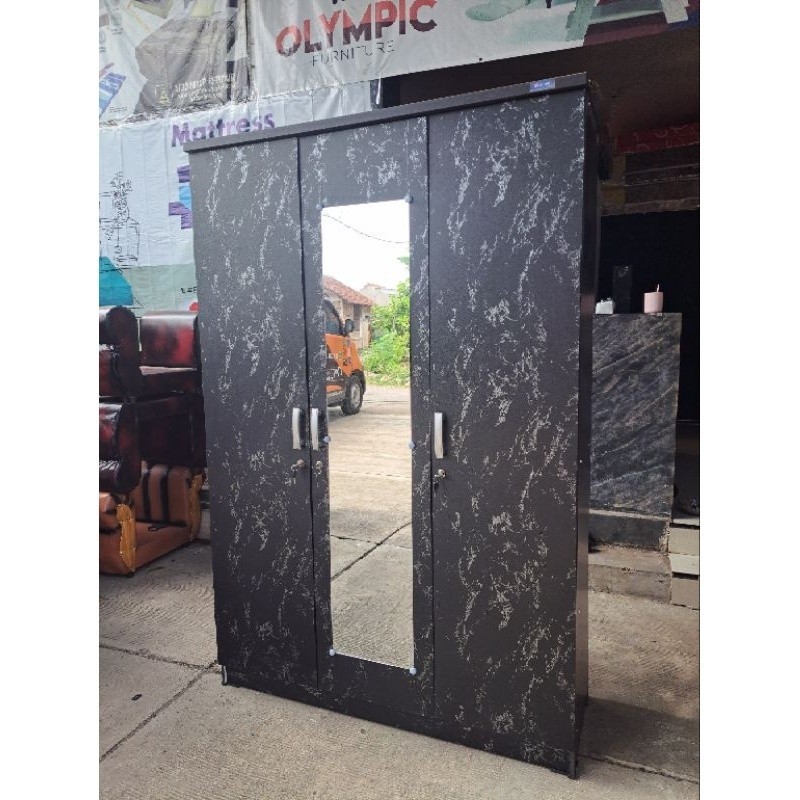 (COD) Lemari Pakaian 3 Pintu Olympic  Lemari Motif Marmer Lemari Minimalis  Kuningan Majalenka Indra