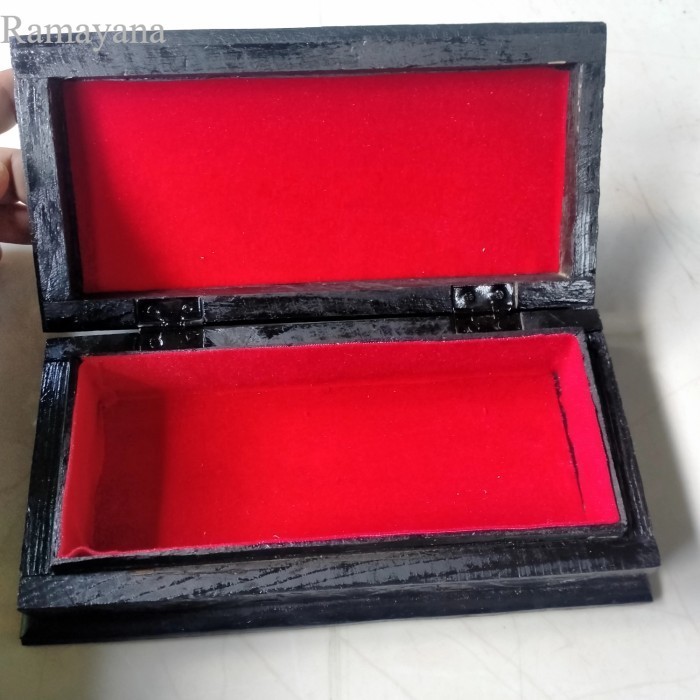 

Kotak penyimpanan uang kertas kayu jati ukir Murah