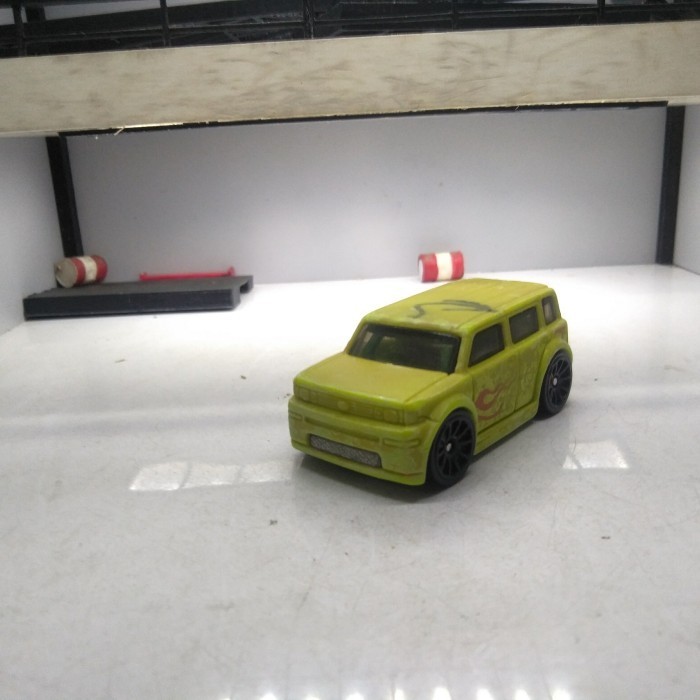 hotwheels scion xb diecast loose junk 12B -OS25