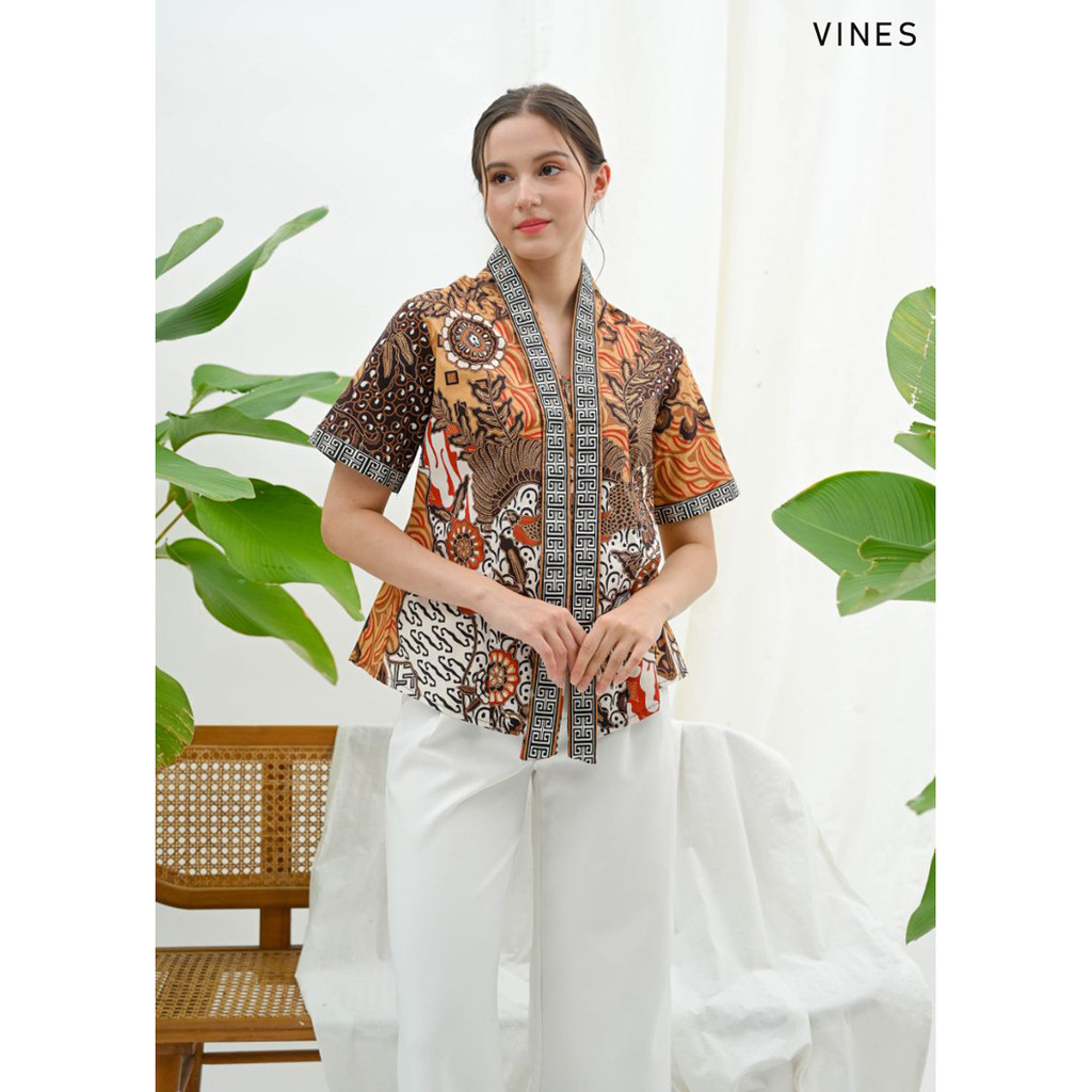 GIRLY Vines Atasan Kutu Baru Batik Wanita Lengan Pendek Kebaya Encim Blouse Batik Perempuan Baju Blu