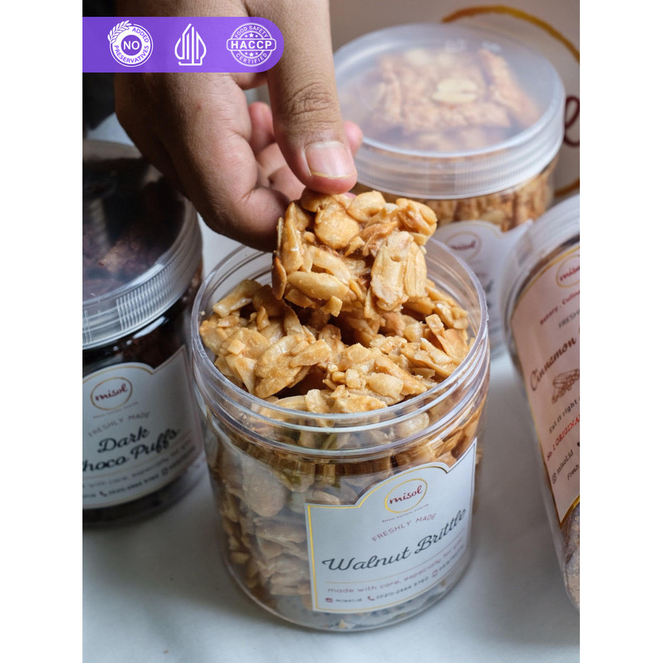 

Walnut Brittle Kue Kering MISOL netto 164 Gr kemasan Toples Bulat