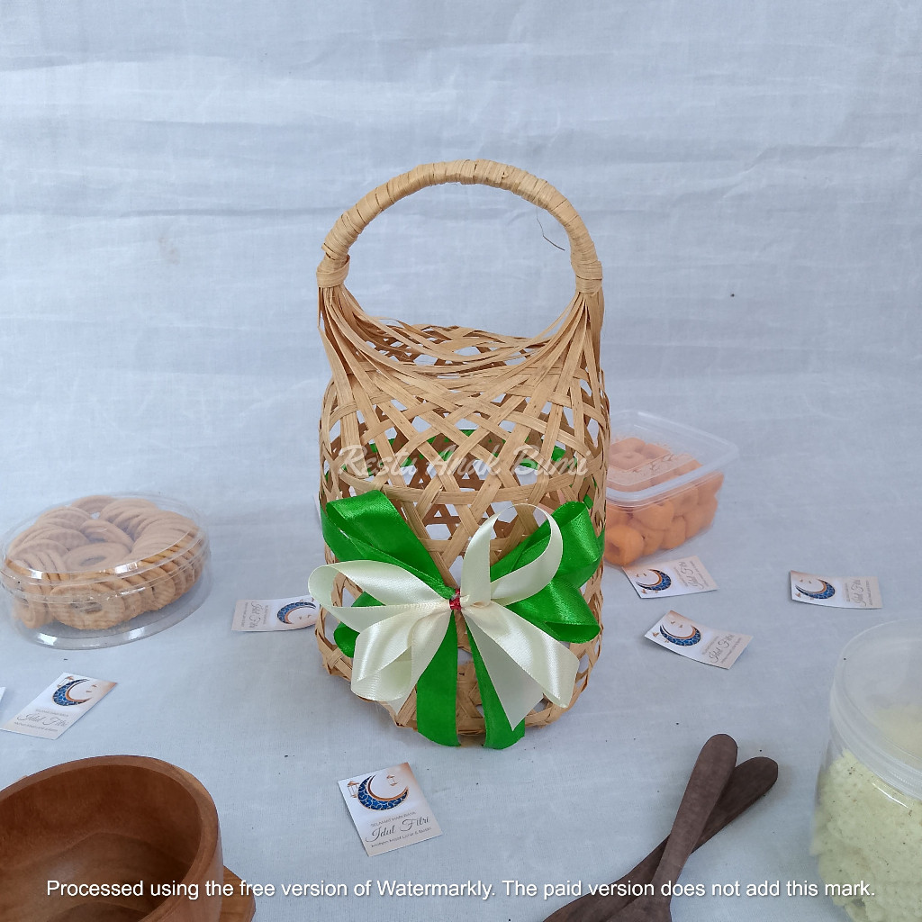 

B085 (Ramadhan Series) Tas Snack Bambu Bulat D.16cm Pita | tas hampers | tas parcel | tas anyaman bambu | wadah buah | wadah makanan | wadah kue kering | wadah oleh-oleh | wadah parcel | wadah hampers | wadah sirup | wadah kue kaleng | handbag