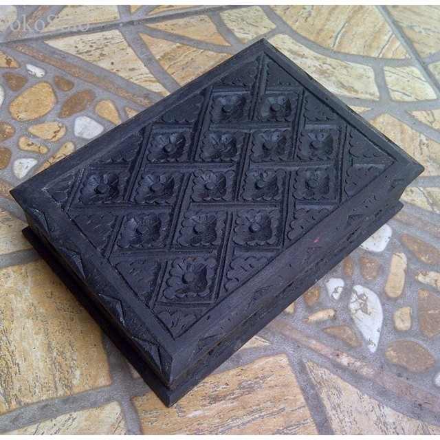 

Kotak Kayu Ukir Tempat Perhiasan Batu Cincin Permata Akik 21x15x5 cm murah