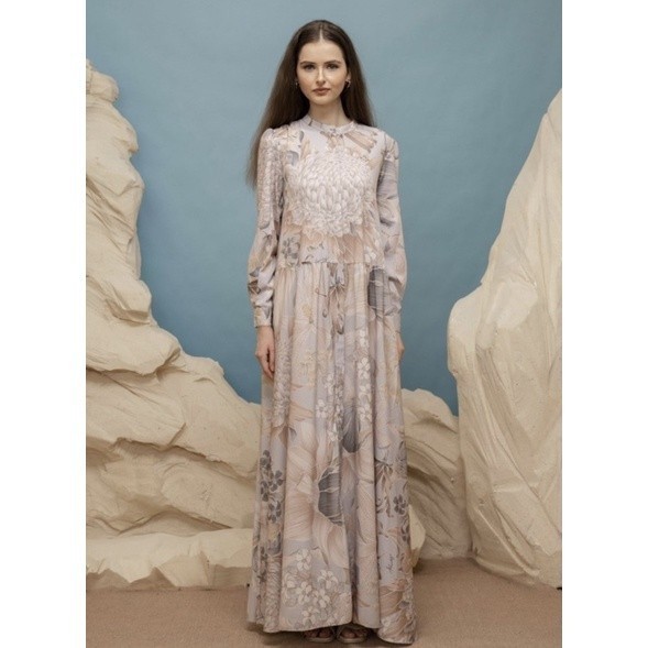 Preloved Alyssa Dress Gray size L Wearing Klamby Original Store // Buttonscarves Ria Miranda benang jarum buttonscarves aleza