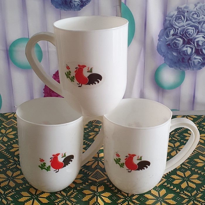 Cangkir plastik putih ayam jago