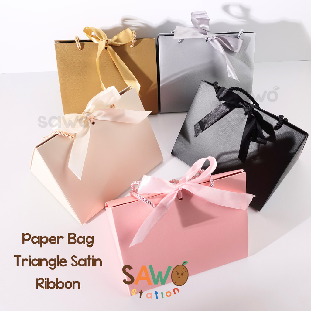 

[20x16x16] Triangle Satin Paper Bag Kantong Hadiah Kado Bingkisan Packaging Goodie Bag Bungkus