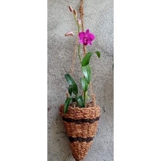 POT GANTUNG SERABUT KELAPA/POT ANYAMAN SERABUT KELAPA/POT UNIK