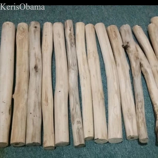 

ranting kayu jati diameter 5cm panjang 150cm - ranting jati besar murah