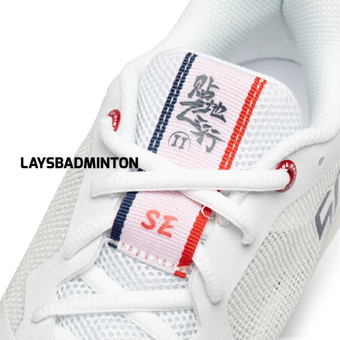 SEPATU BADMINTON LINING SAGA 2 SE AYZU001-1 PUTIH - 45