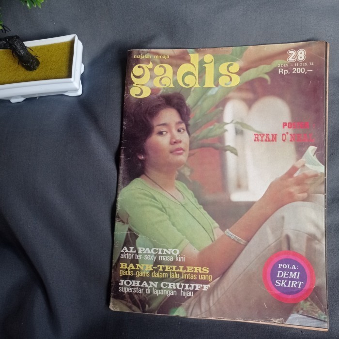 Majalah Gadis. Desember 1974