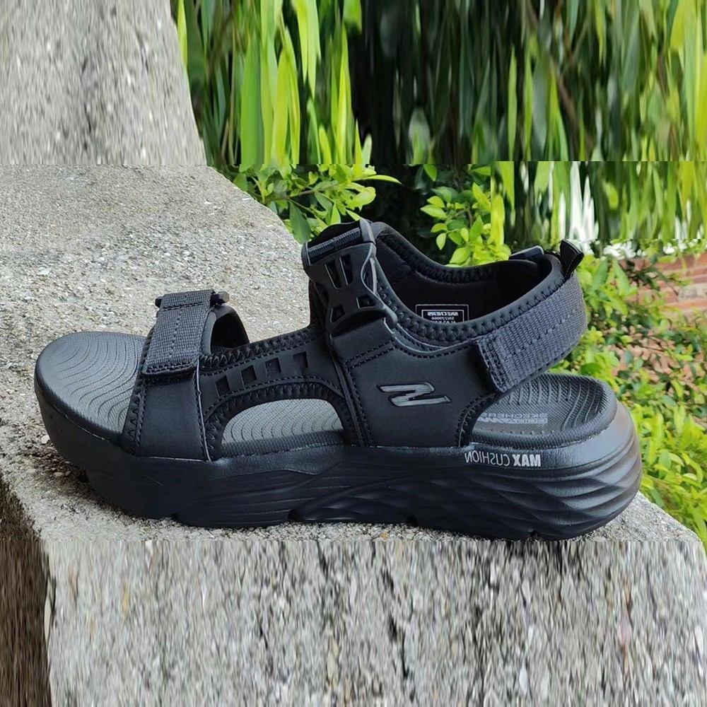 Sepatu Sneakers Cowok Ringan Sandal Gunung Pria Skechers