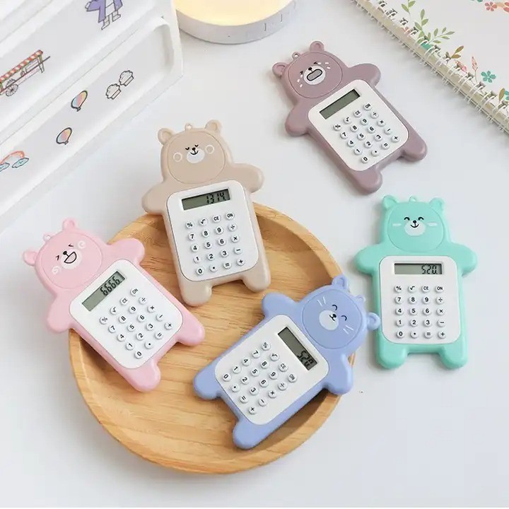 

[FP] Kalkulator motif beruang Gantungan Mini Lucu karakter Calculator Mini Portable Motif Bear Kalkulator Mini 8 Digit Tombol Karet untuk pelajar