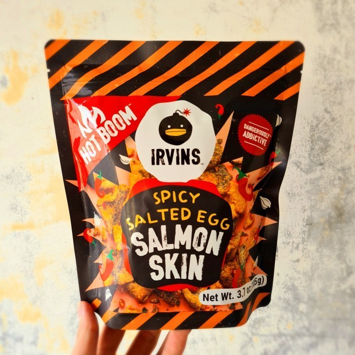 

New IRVINS Hot Bomb Salted Egg Salmon Skin 105 Gram (Made in Singapore)