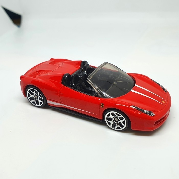 hotwheels ferrari 458 spider MM27