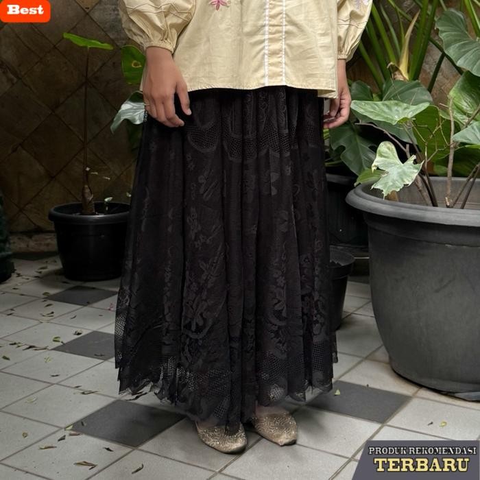 rok wanita kekinian WHYNEUTRALS Rok Brukat Renda Lace Panjang Wanita A-Line Formal Hitam - hitam