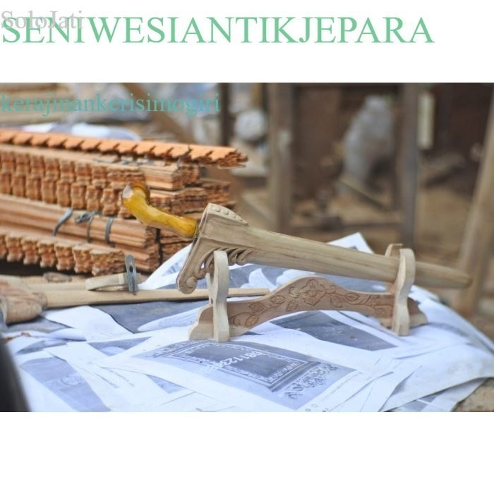 

Jagrak keris tombak pedang isi 1 50rb antik