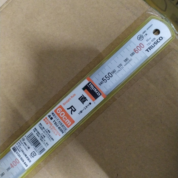 

TRUSCO TSU-60N Penggaris Lurus 60 cm Straight Rule 60cm
