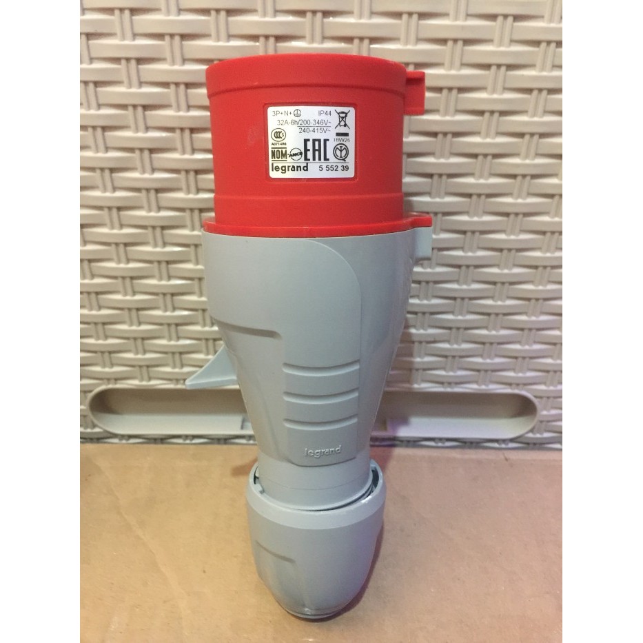 Legrand 5pin 32A PLUG 3P+N+E 5Pin 32A 380/415V ( 555239 ) IP44