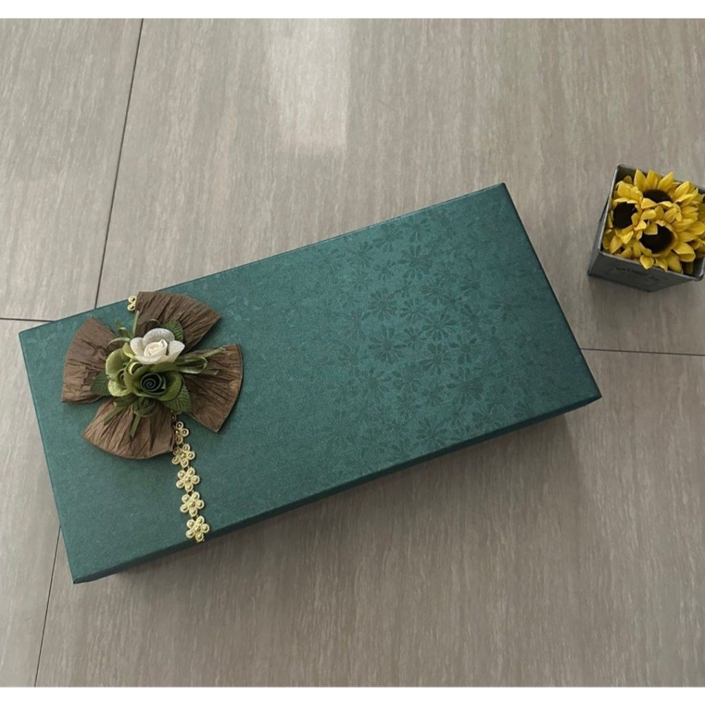 

BOX EKSKLUSIF ORNAMEN BUNGA | Gift Box - Hard Box - Kotak Kado - Kotak Hadiah - Flower Cardboard Box