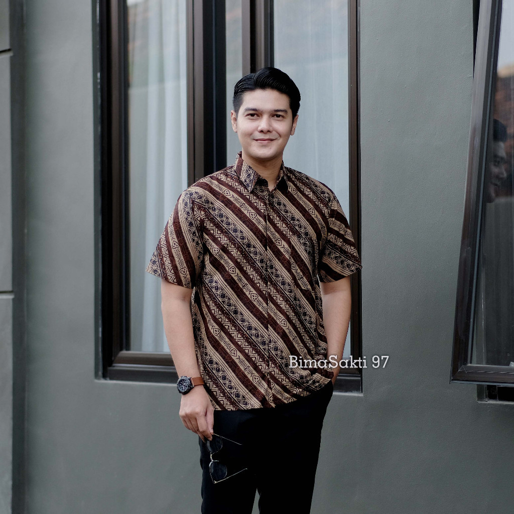 Terlaris / baju batik pria lengan pendek terbaru / kemeja batik pria lengan pendek / baju batik cowo