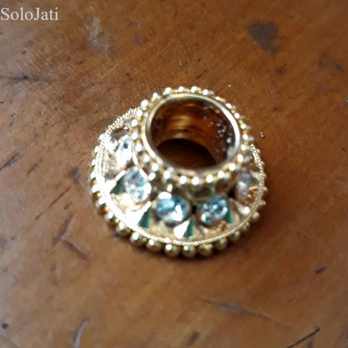 

mendak keris alusan batu sircone Antik