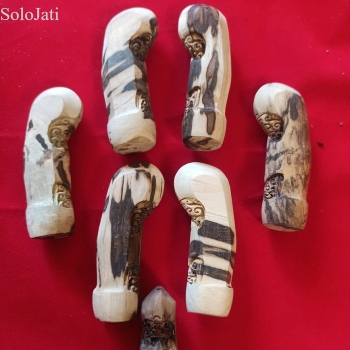 

Deder keris kayu timo Antik