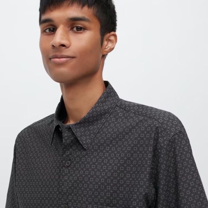 UNIQLO Men Kemeja Batik Lengan Pendek Motif Kasual Pria JASTIP - BROWN, S