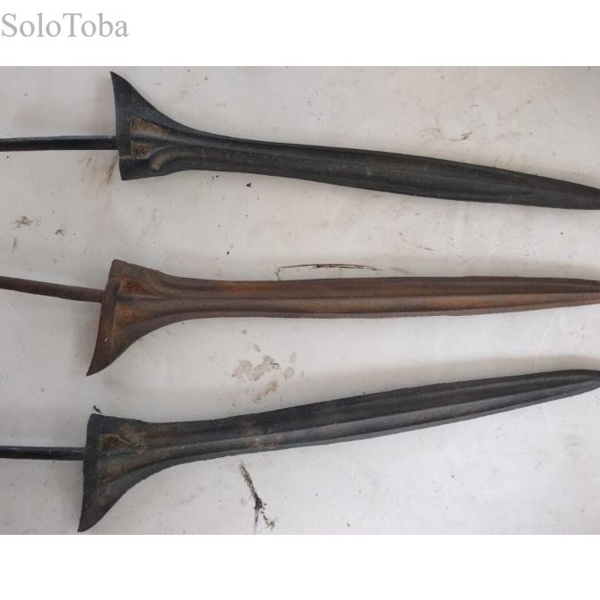 

Keris PB putran keleng bahan besi baja satuan wingit Terbaik Terlaris antik