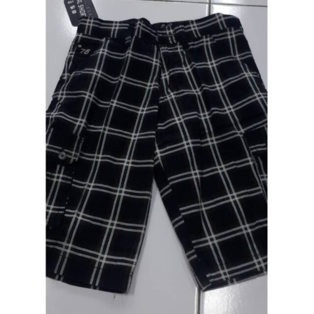 Stones Celana Pendek Pria Santai Ukuran 31 Motif Kotak