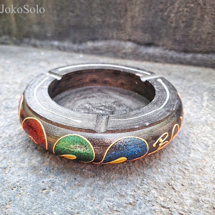 

Asbak Kayu Natural Ukir & Totol Size Medium by Craftdewata Souvenir - Medium Glitter murah