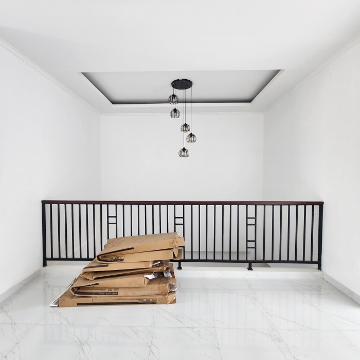 Railing besi hand kayu minimalis modern