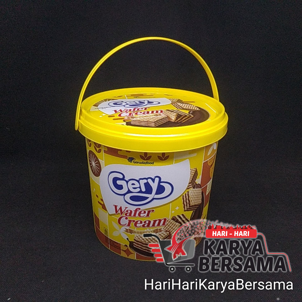 

MAKANAN RINGAN GERY WAFER CREAM CHOCOLATE TOPLES 250GR