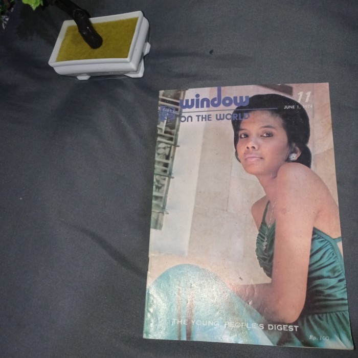 Majalah Window on the World. June 1974
