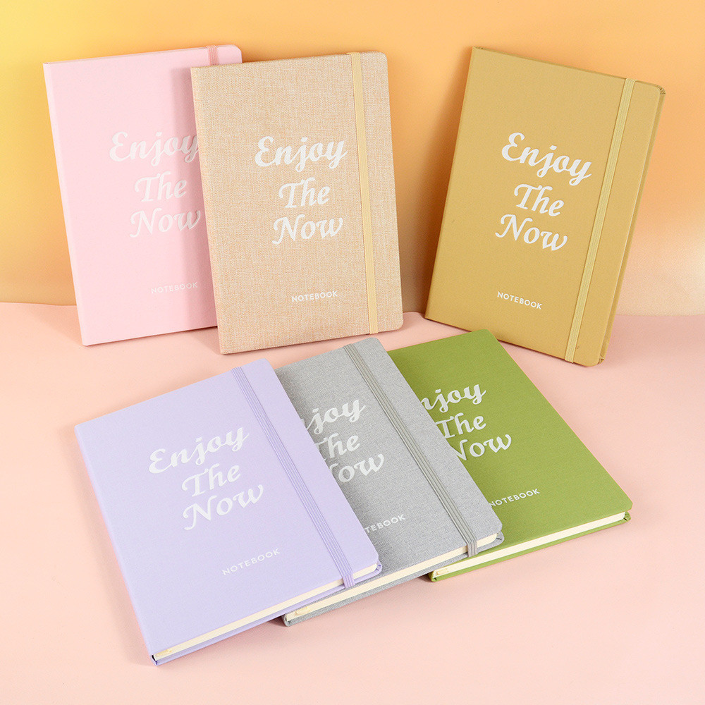 

A5 Buku Catatan Polos Logo Kustom Buku Harian Cetak Linen Tali Elastis Hardcover Cetak Jurnal Sesuai Permintaan Notebook