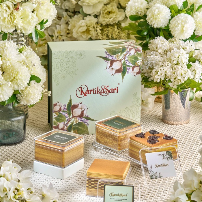

Gift Box Lebaran - Lapis Legit Mix (17)