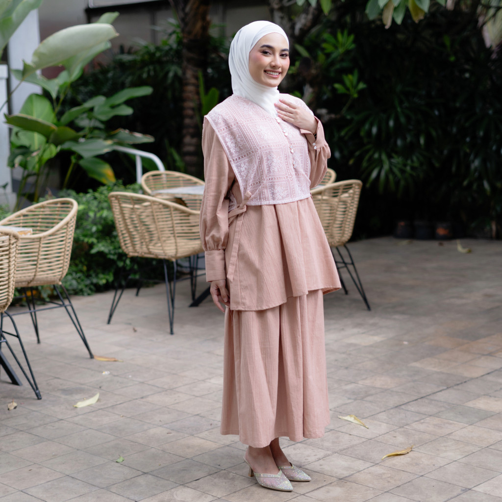FAME - Daziyya Tunik/Blouse Mocca Detail Brokat  - 9211883