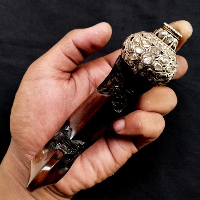 

Set Deder Keris Kayu Cendana Wangi Mendak Selut Perak Inten Lawasan