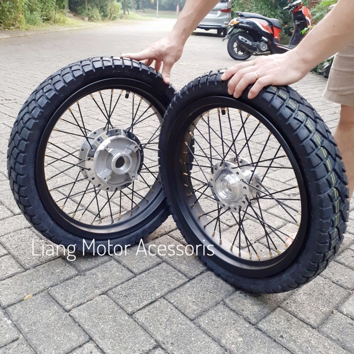 Sepaket Velg Tiger Revo Ring 17 Tapak Lebar Tromol Set Jari2 Plus Ban - 250 X 300 - 17