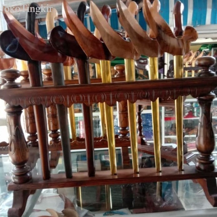 

Jagrak Tempat Keris Kayu Jati Asli Isi 7 murah