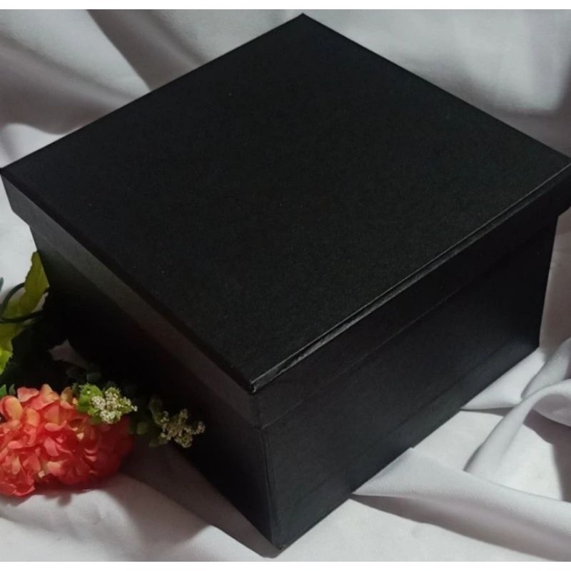 

HARDBOX KOTAK KADO 15X15X10