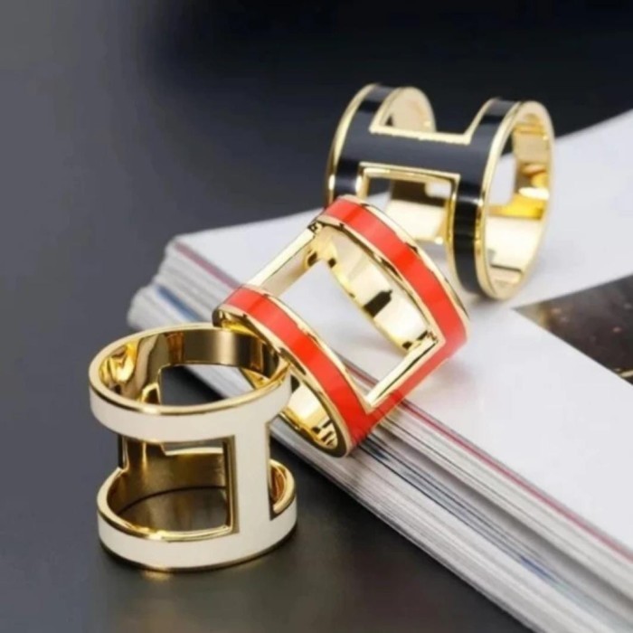 Ring Hijab Ukuran Besar Aksen Warna - Hitam