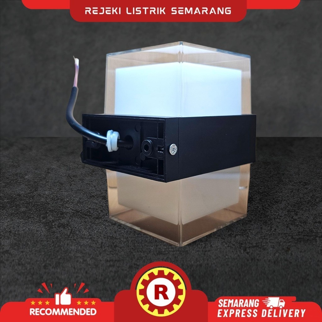 LAMPU TAMAN KOTAK ESTETIK 60W IP20 MERK BRILIANT
